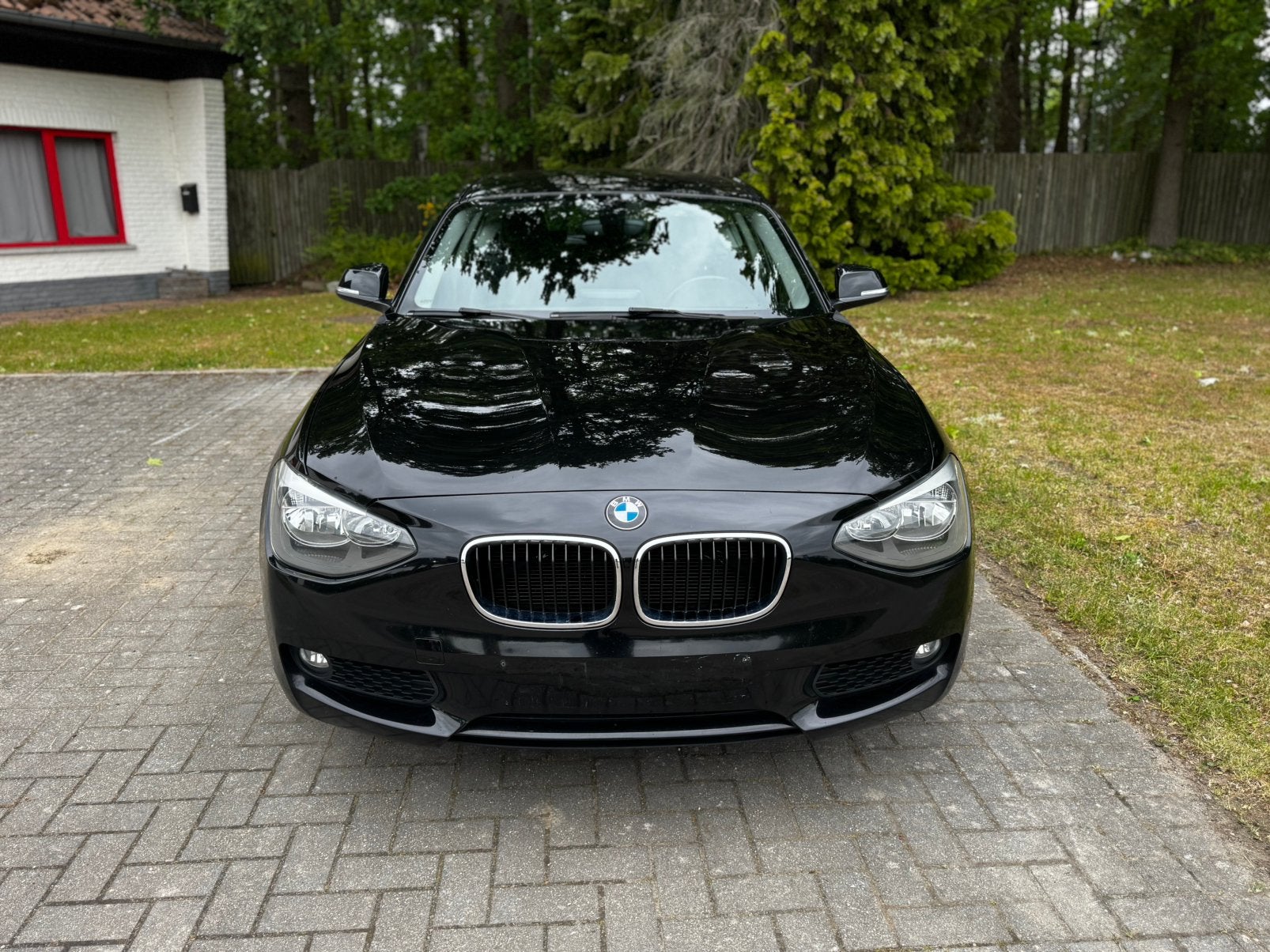 La Bmw 114i est déjà approuvée pour la vente, Autos, BMW, Particulier, Série 1, ABS, Phares directionnels, Régulateur de distance