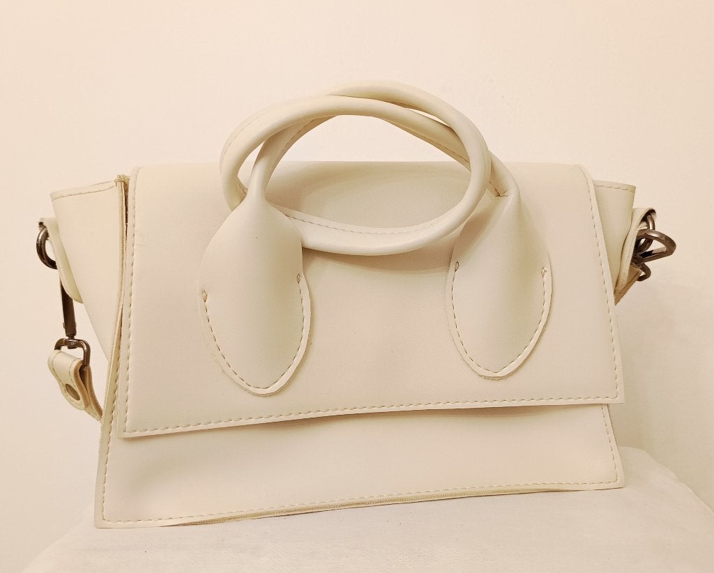 Artificial leather, milky color bag, Ophalen of Verzenden, Zo goed als nieuw, Wit, Schoudertasje
