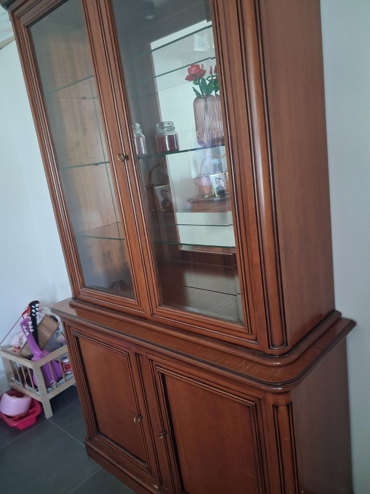 Houten kast met glazen deuren, Huis en Inrichting, Ophalen, 100 tot 150 cm, 200 cm of meer, 25 tot 50 cm