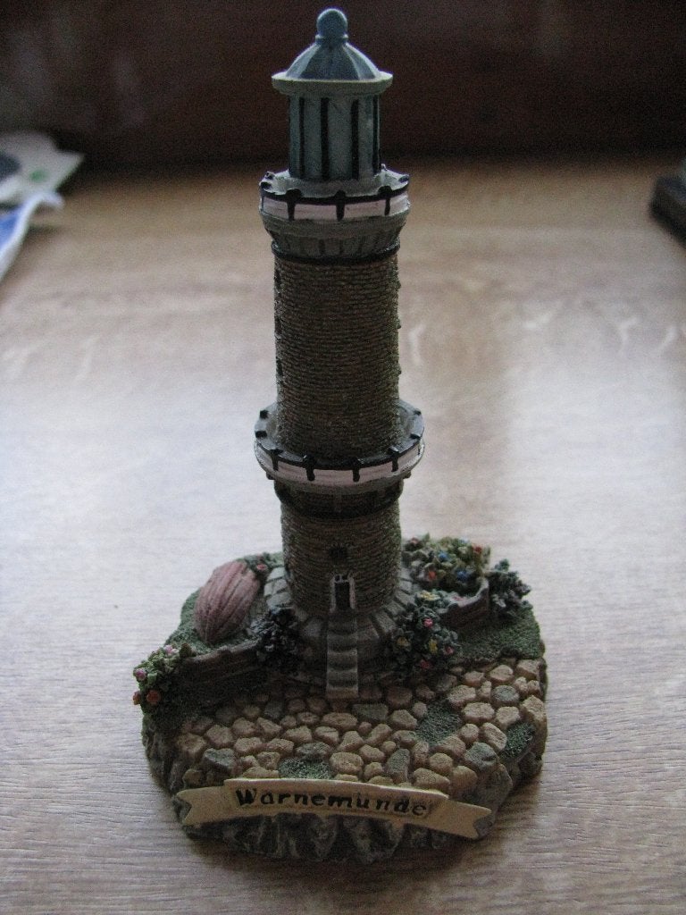 vuurtoren beeldje Duitsland - Warnemunde ostsee, Ophalen of Verzenden, Zo goed als nieuw, Schaalmodel