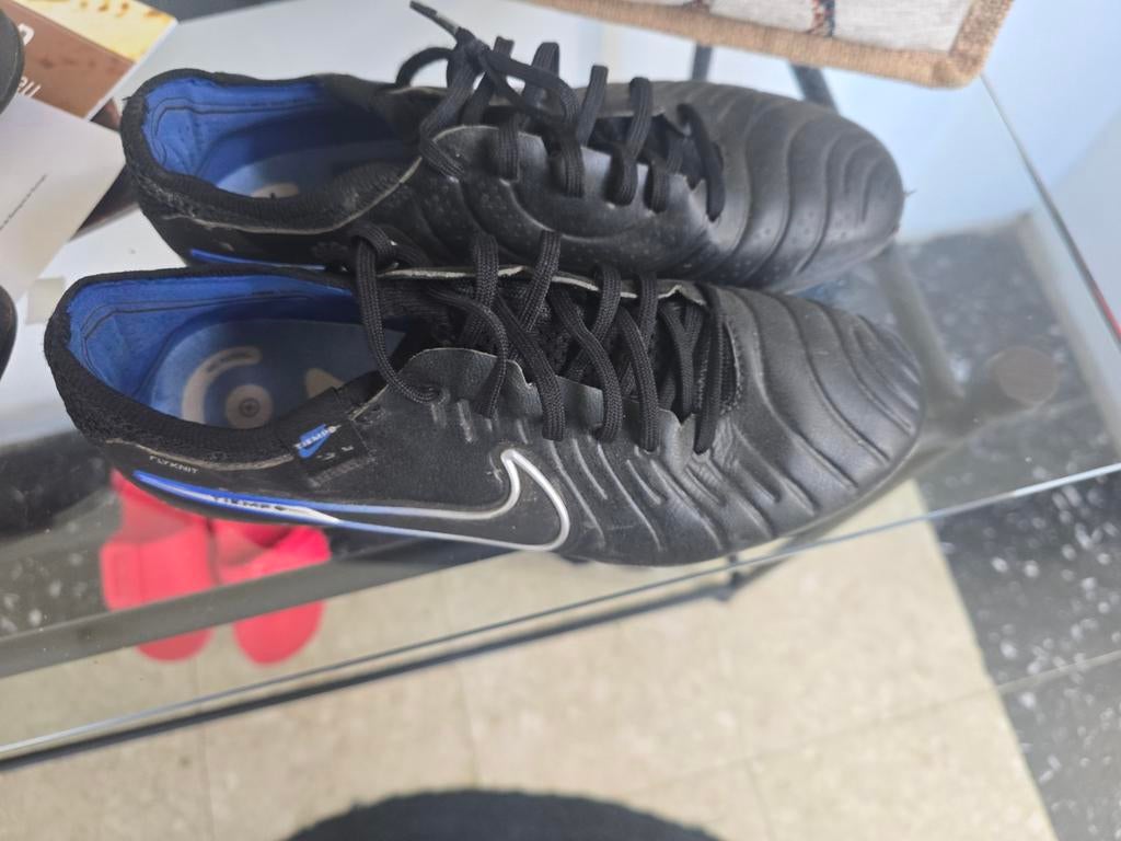 Crampon marque nike 39, Enlèvement ou Envoi
