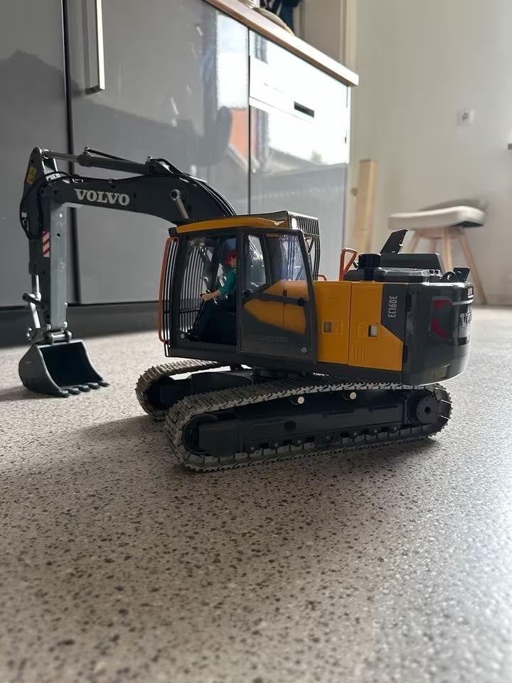 Volvo EC160E Volmetalen RC Graafmachine, Ophalen of Verzenden, Gebruikt