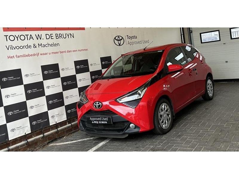 Toyota Aygo x-play2, Auto's, Bluetooth, https://public.car-pass.be/vhr/4eddb038-a526-45b3-9682-78815ba6d69e, 72 pk, Bedrijf