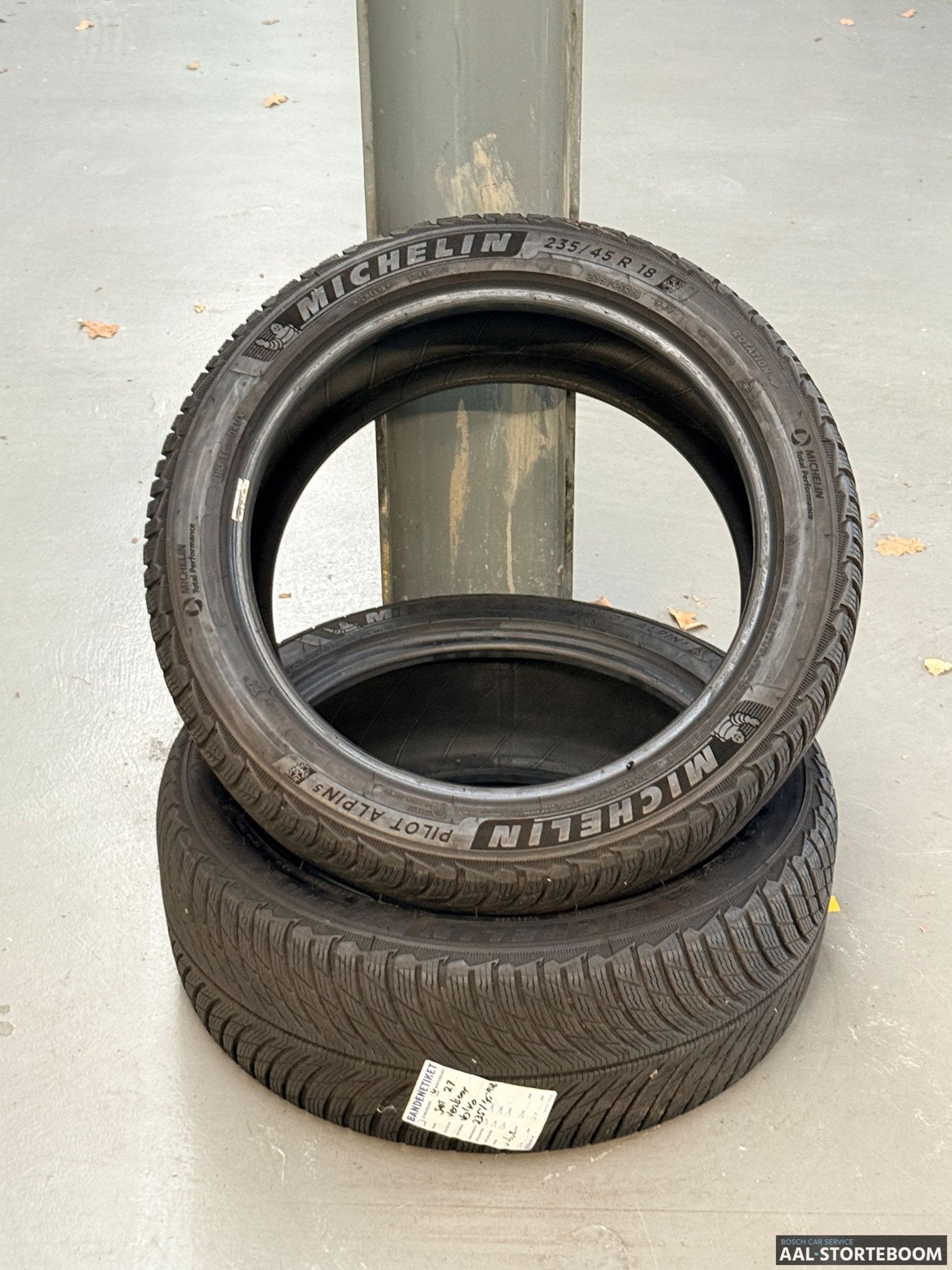2x winterband 235/45 R18 94V Michelin Pilot Alpin 5, Auto-onderdelen, Banden en Velgen, Ophalen, 18 inch, Gebruikt, -