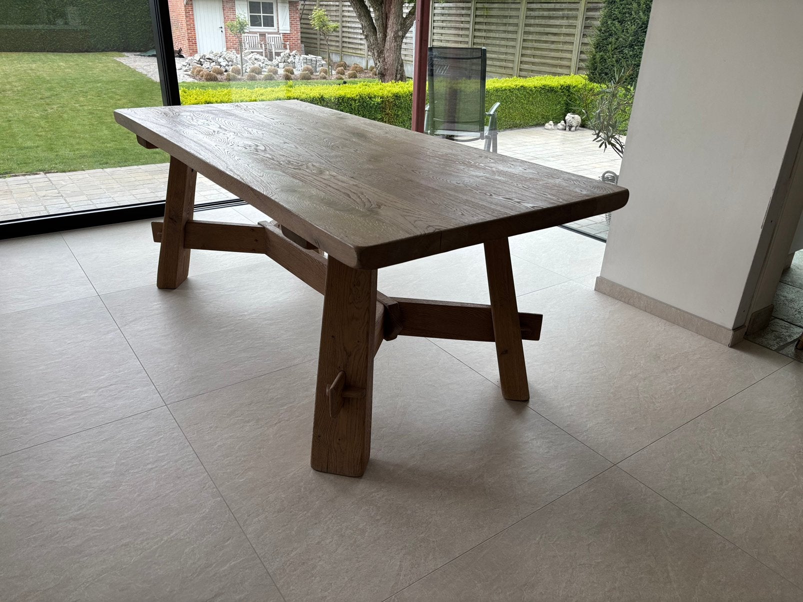 Handgemaakte eiken kloostertafel, Huis en Inrichting, Ophalen, Zo goed als nieuw