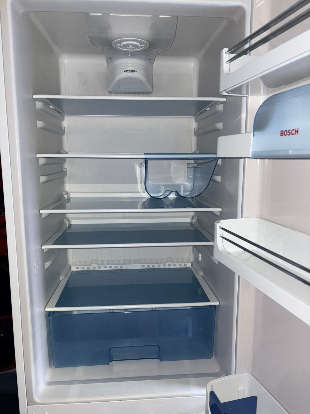 Frigo BOSCH à donner, Electroménager, Classe énergétique A ou plus économe, Avec compartiment congélateur, 160 cm ou plus, Enlèvement