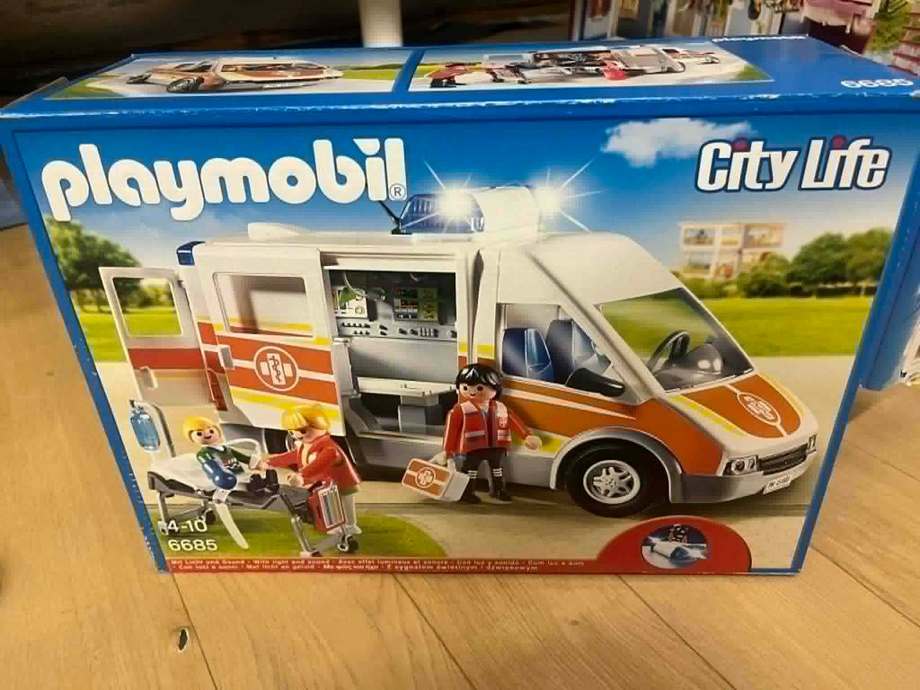 Playmobil - ambulance - City Life 6685, Kinderen en Baby's, Speelgoed | Playmobil, Ophalen, Zo goed als nieuw