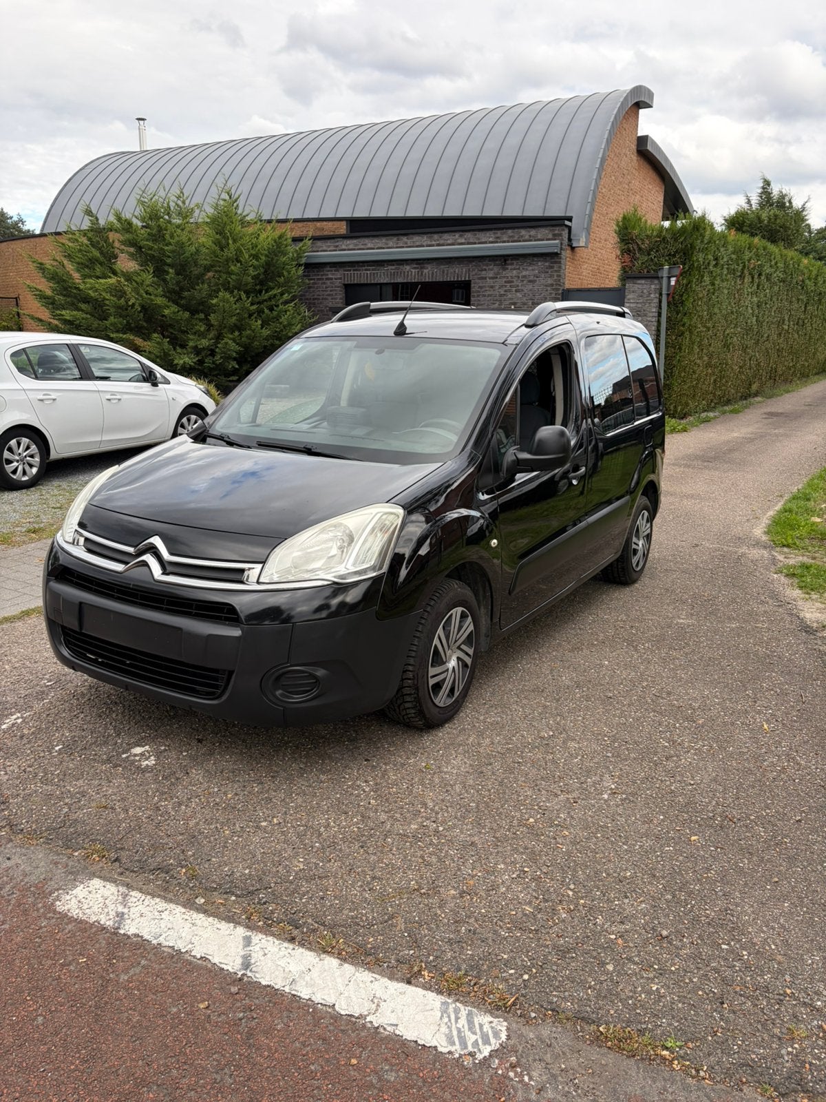 Citroen berlingo 1.6hdi lichte vracht, Euro 5, Zwart, Airconditioning, Te koop