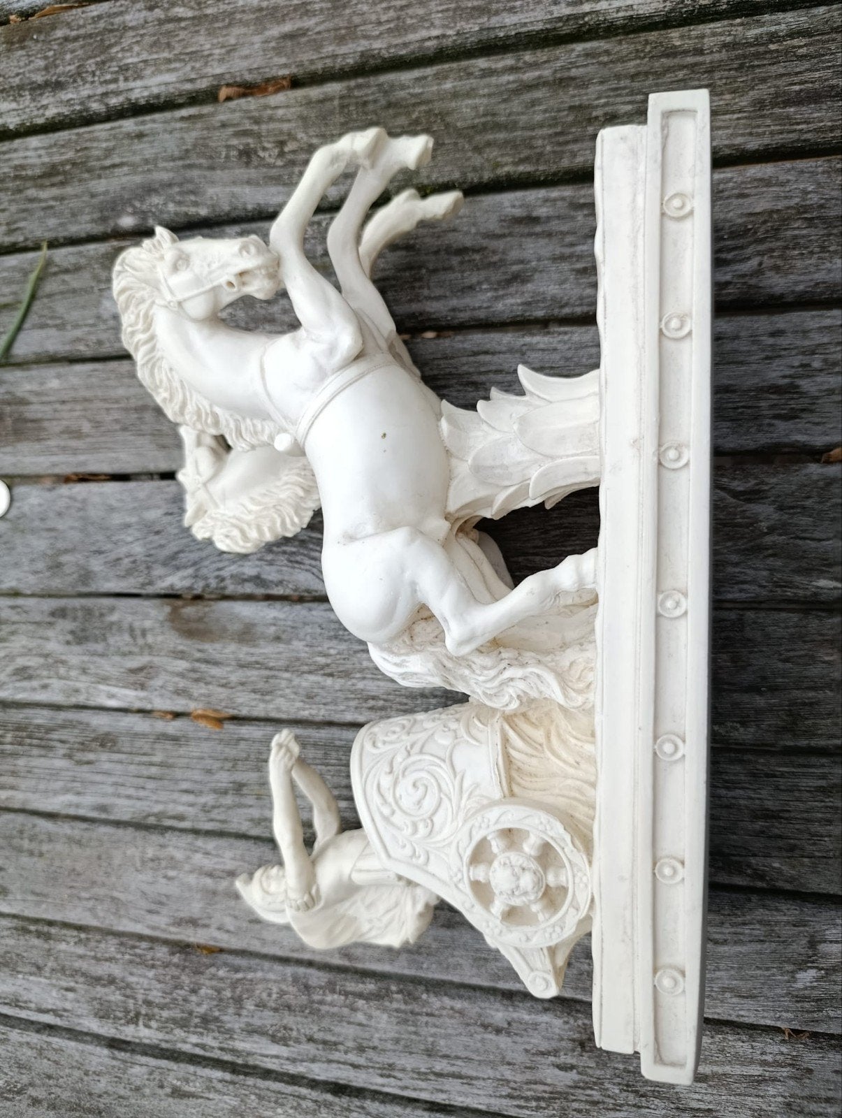 stenen beeld, Ophalen