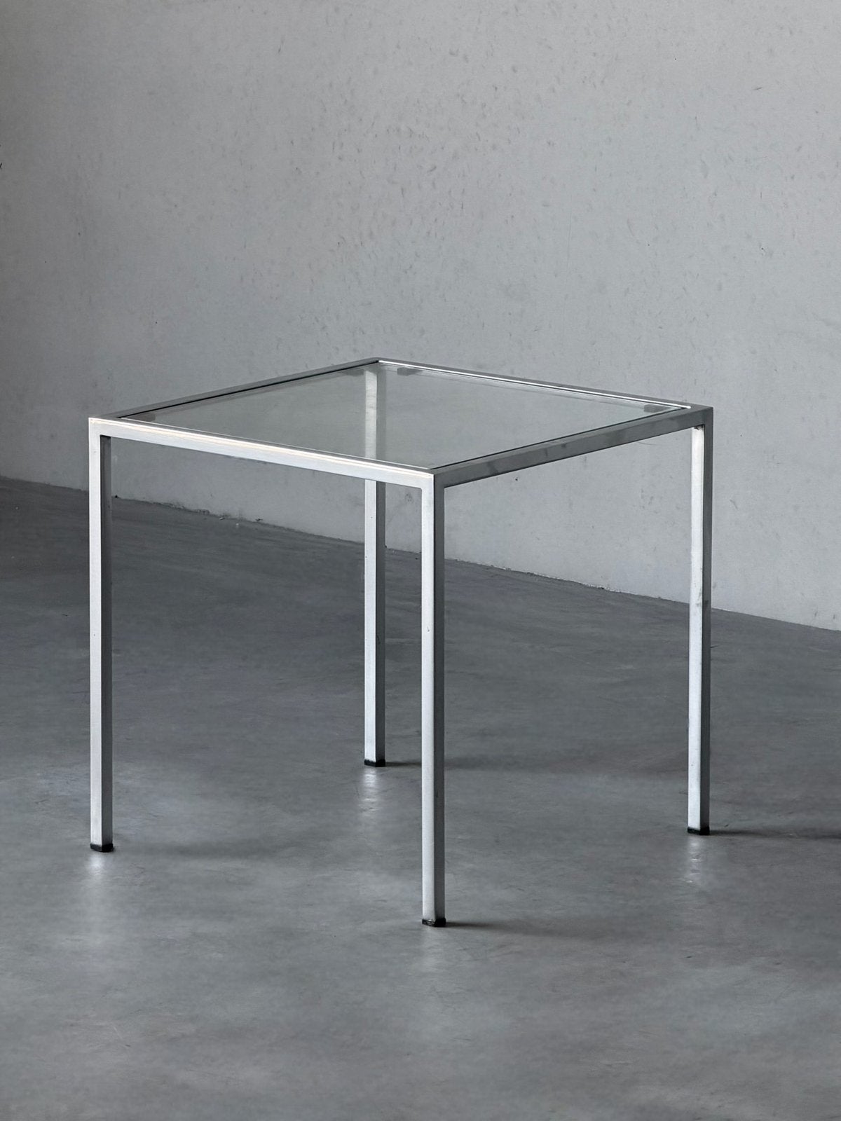 Vintage minimalistisch chroom bijzettafel, Ophalen, Zo goed als nieuw