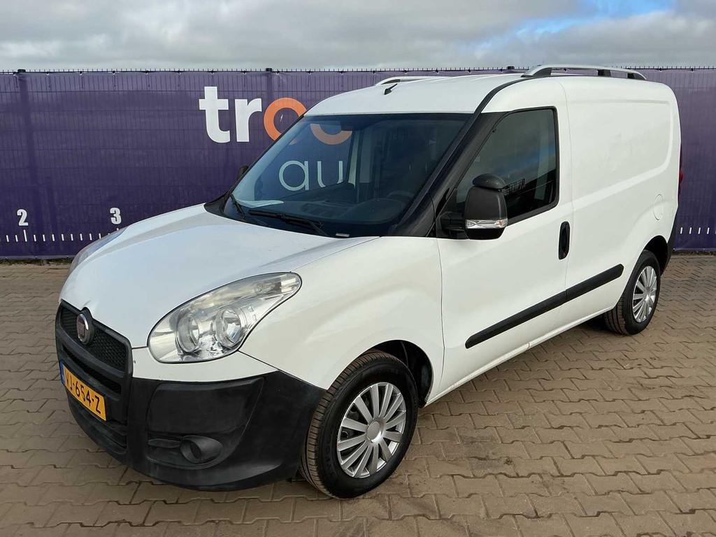 2014 - Fiat - Doblò Cargo - 1.3 M-Jet actuel - Véhicule co, Autos, Camionnettes & Utilitaires, Euro 5, Achat, Entreprise, Diesel