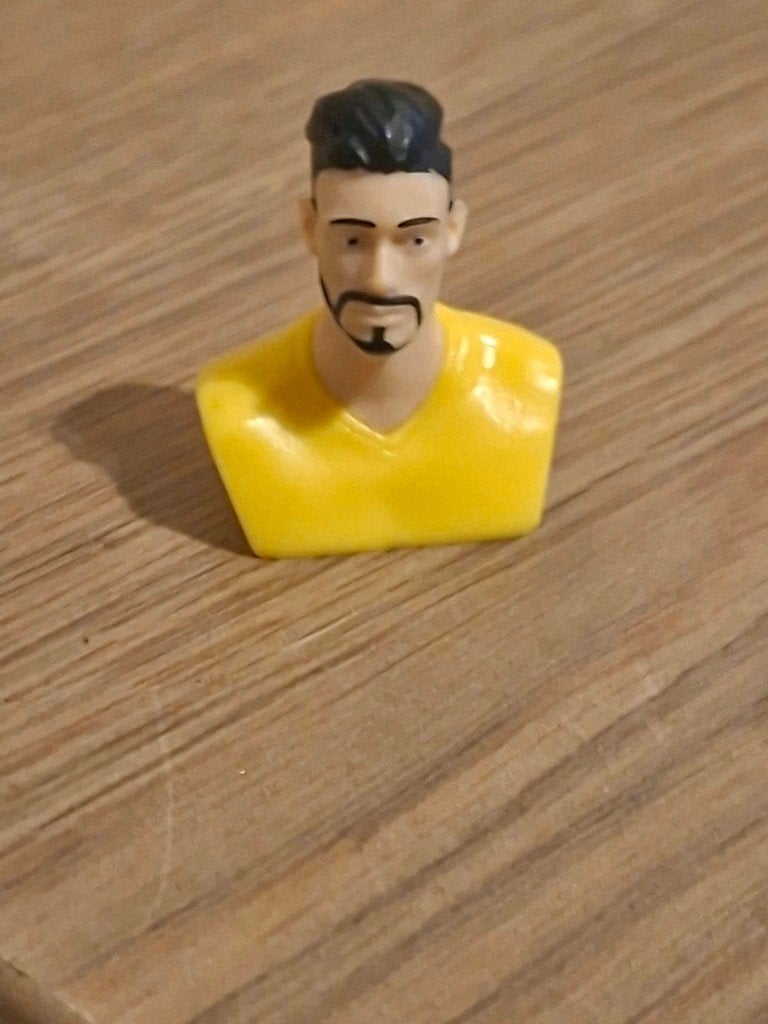 Voetbalfiguurtje : Yannick Carrasco / Carrefour, Ophalen of Verzenden, Zo goed als nieuw, Beeldje of Poppetje