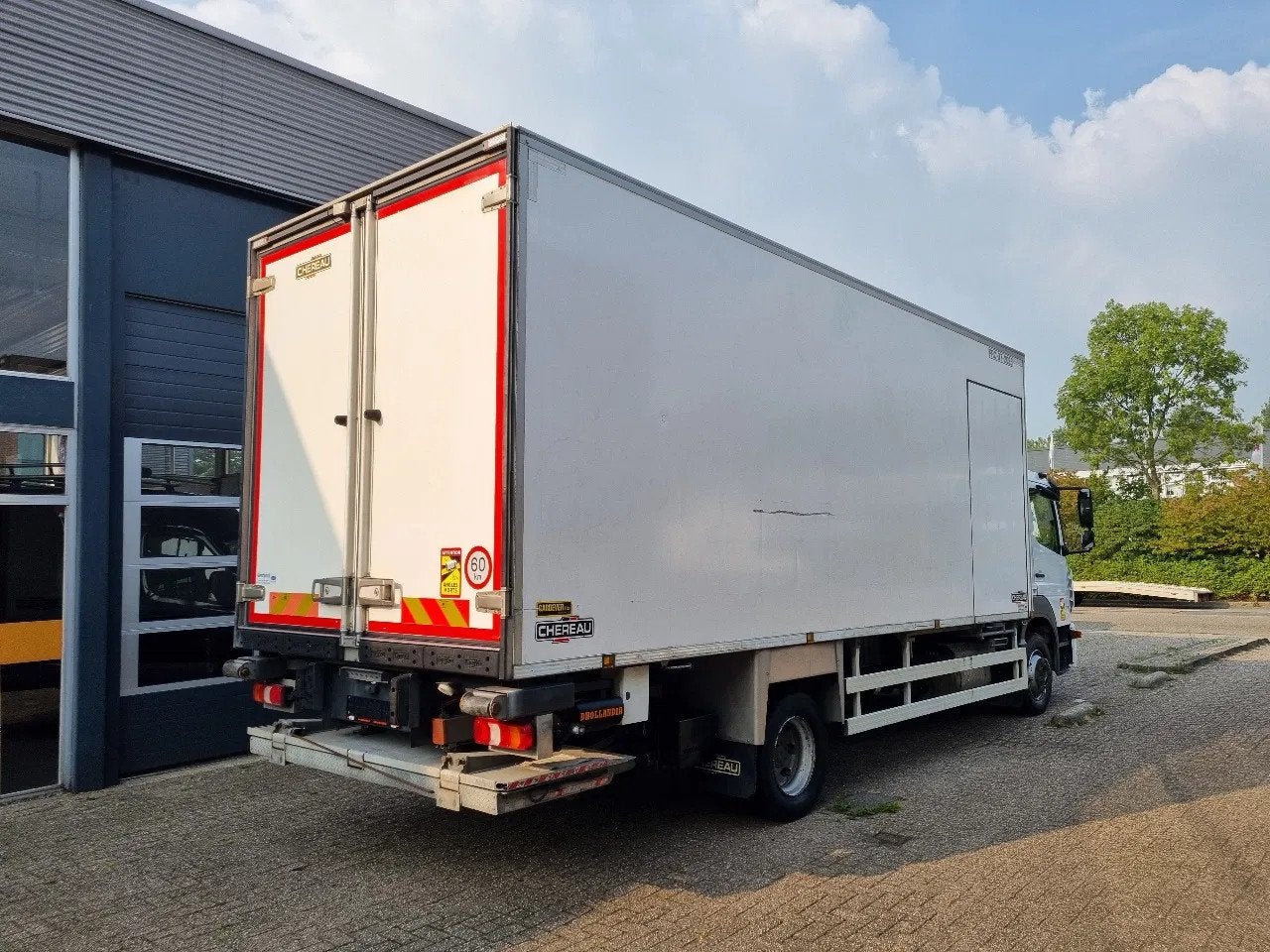 Mercedes-Benz Atego 1221 Kuhlkoffer/ Carrier 850/ Chereau/ A, Automaat, Achterwielaandrijving, Wit, Bedrijf