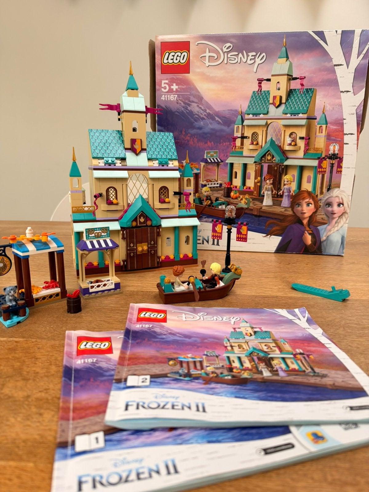 LEGO Disney Frozen 41167 Kasteeldorp Arendelle, Ophalen of Verzenden, Zo goed als nieuw, Lego, Disney
