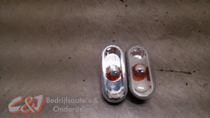 Knipperlicht Scherm links-voor van een Volkswagen Caddy, Gebruikt, -, Volkswagen, -