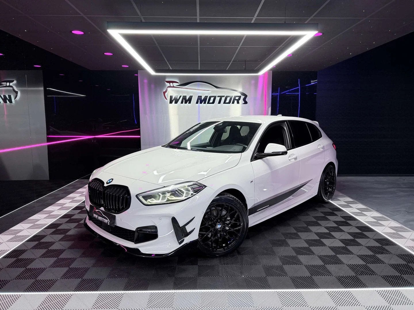 BMW 1 Serie 118 118iA // Pack M-performance // Sieges M-perf, Autos, Achat, Euro 6, Entreprise, Alcantara