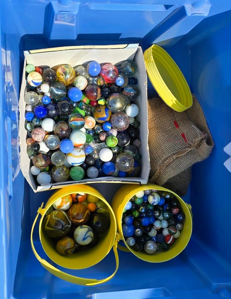 Lot diverse knikkers inclusief opbergbak, Kinderen en Baby's, Ophalen