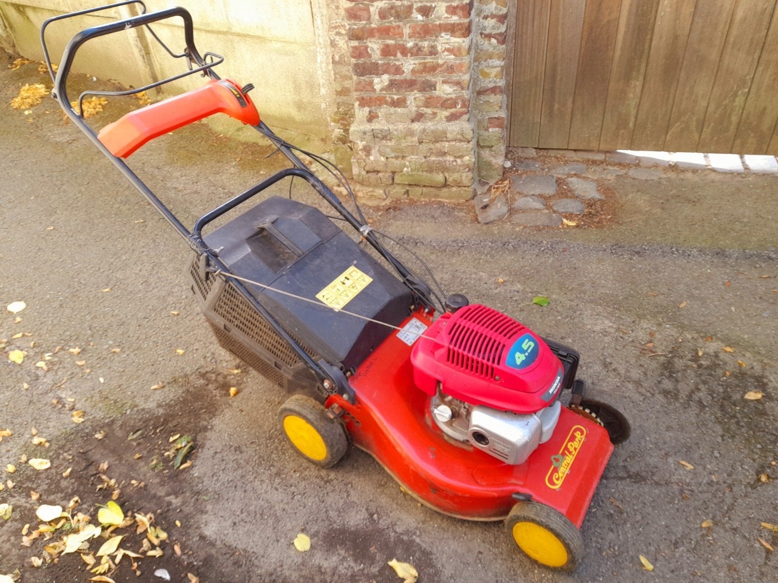 grasmaaier benzine zelftrekker honda in zeer goed staat, Tuin en Terras, Ophalen of Verzenden