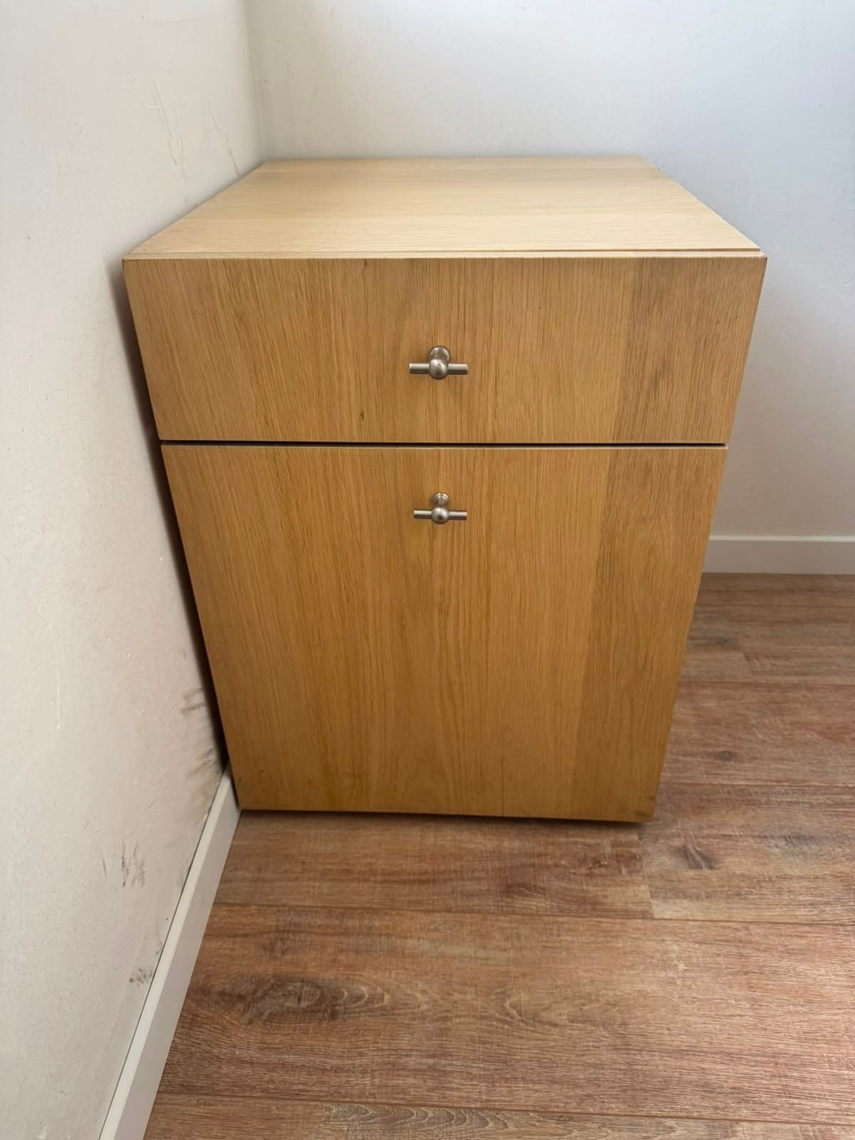 Massief eiken bureau kastje, Ophalen