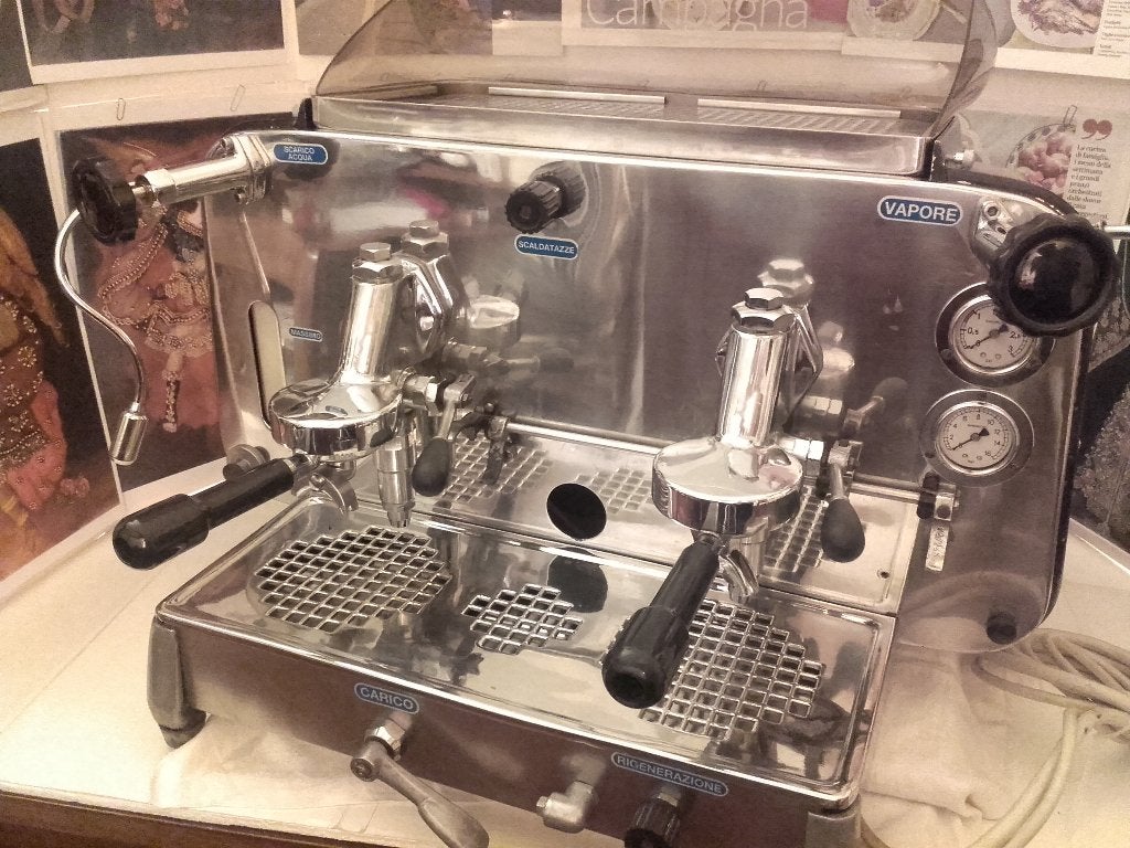 Faema E61 koffiemachine 2 groepen, Elektronische apparatuur, Koffiezetapparaten, Gebruikt, Koffiemachine, Gemalen koffie, Ophalen of Verzenden
