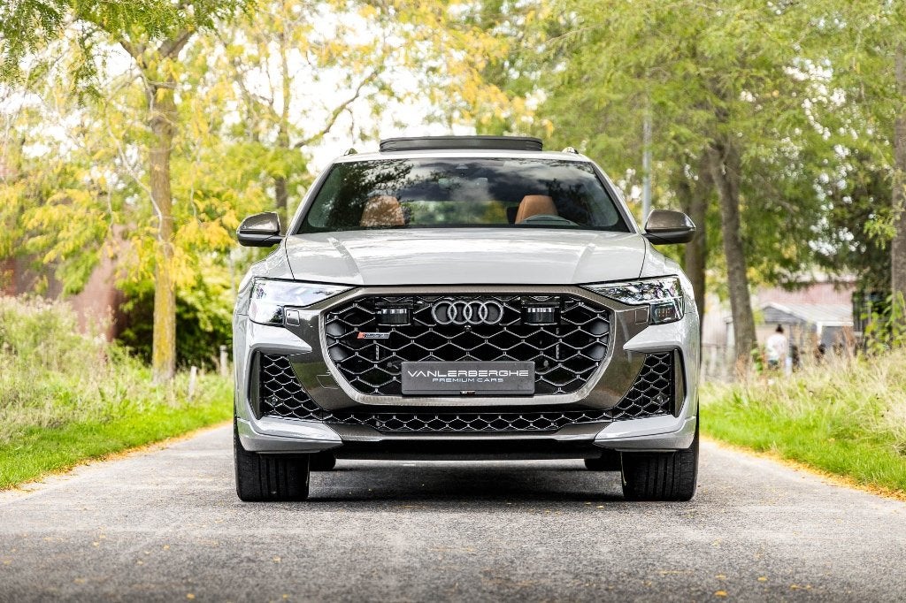Audi RS Q8 Performance * Ceramic Brakes * Pano * B&O *, Autos, Argent ou Gris, Achat, 3996 cm³, Euro 6