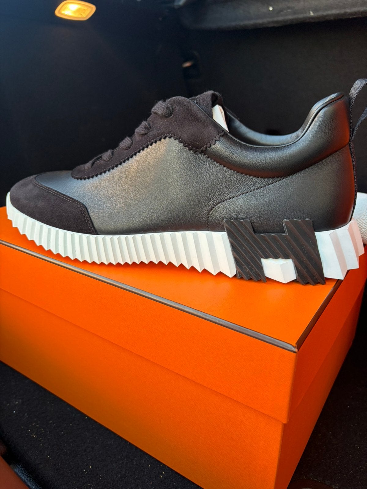 Boucing hermes, Comme neuf, Enlèvement, Baskets, Noir