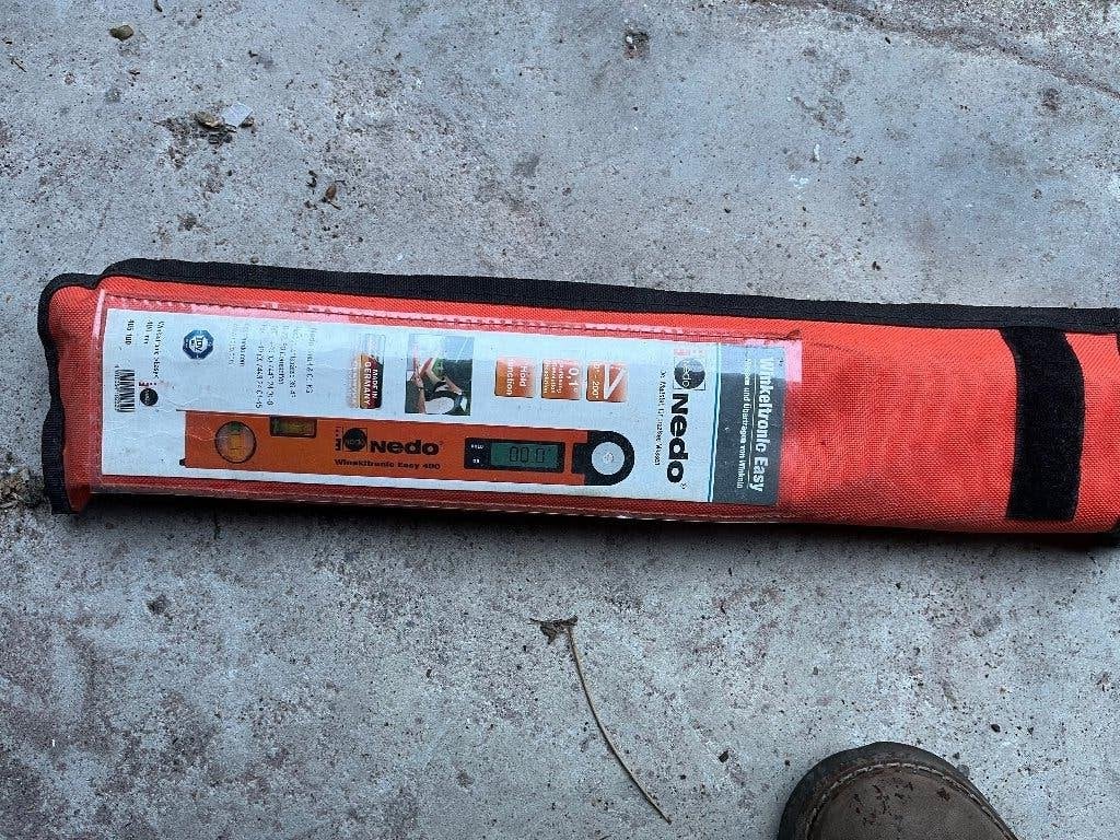 NIVEAU, Bricolage & Construction, Enlèvement, Comme neuf, Autres appareils de mesure ou compteurs