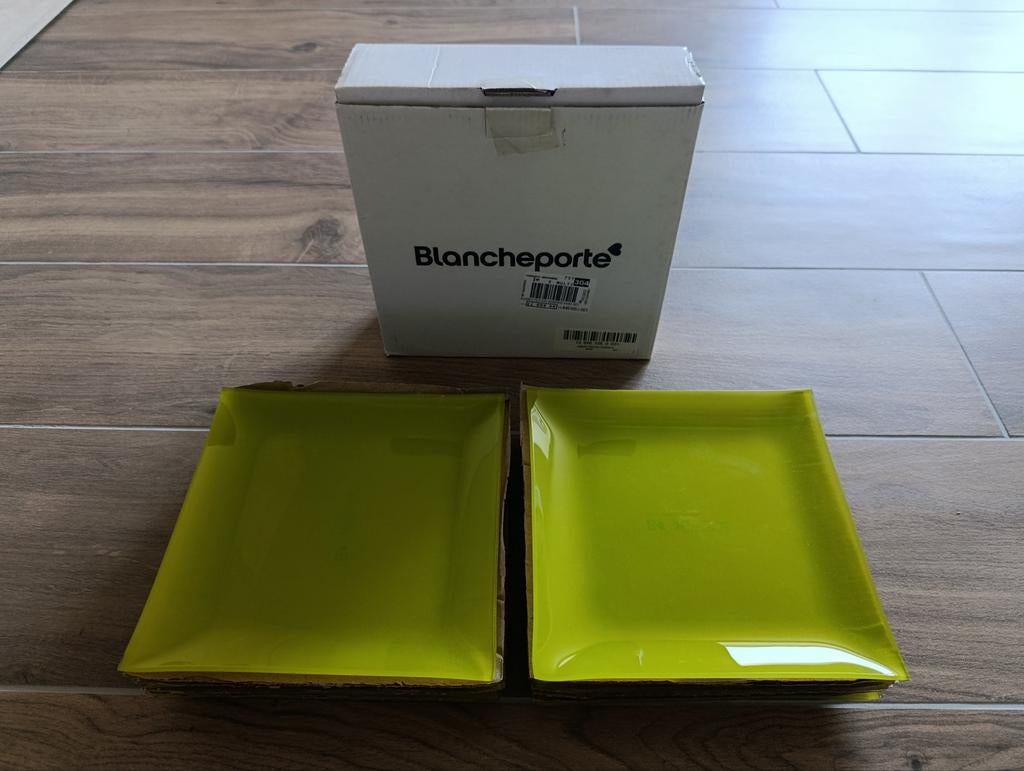 12 assiettes vert anis 20x20, neuve, Maison & Meubles, Enlèvement ou Envoi