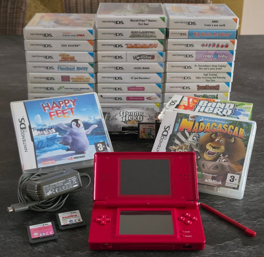 Nintendo DS Lite Rood (ALS NIEUW) + 31 Games + Lader, Games en Spelcomputers, Ophalen of Verzenden, Rood, DS Lite