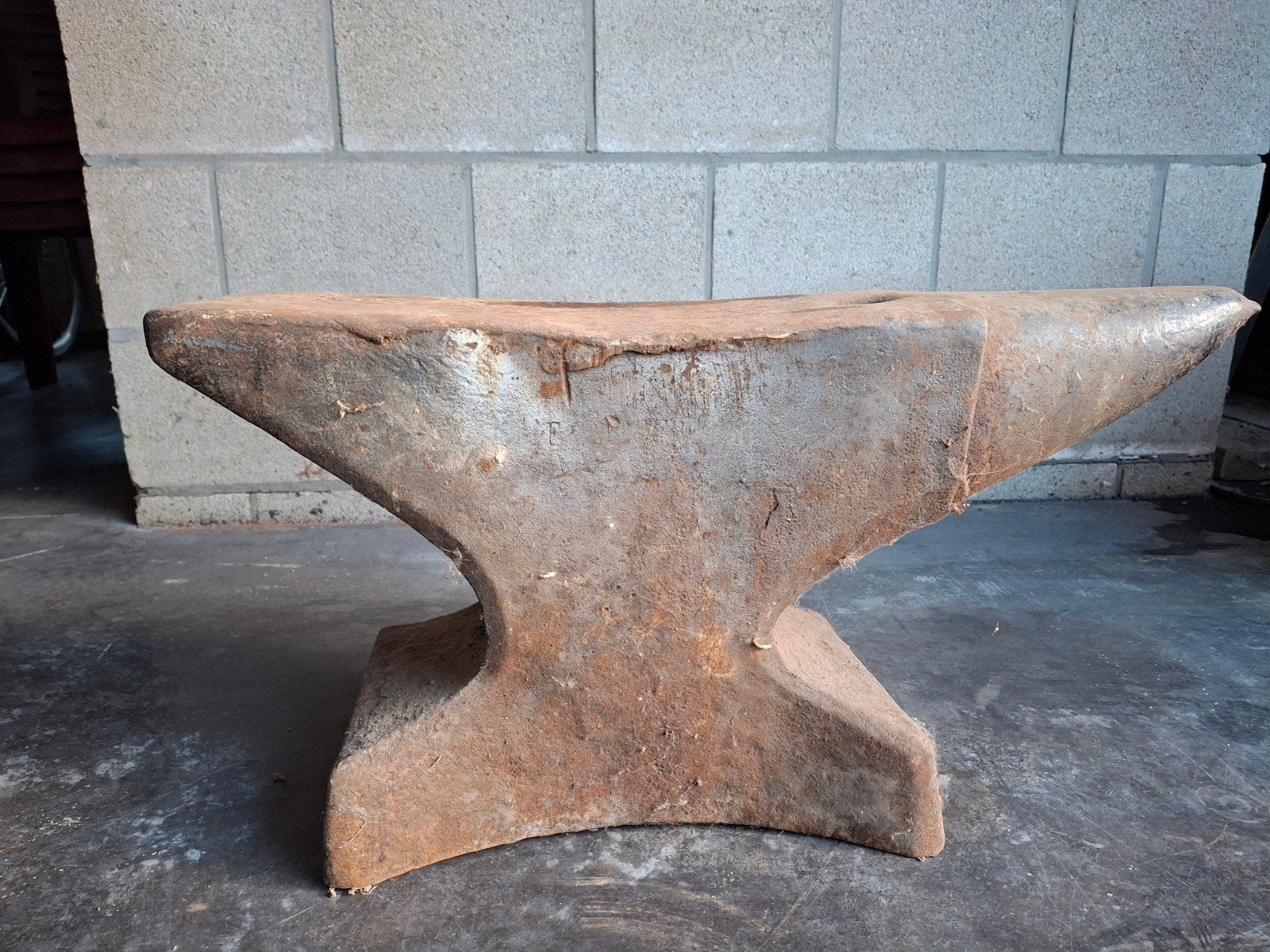 Aambeeld 150 kg, Ophalen