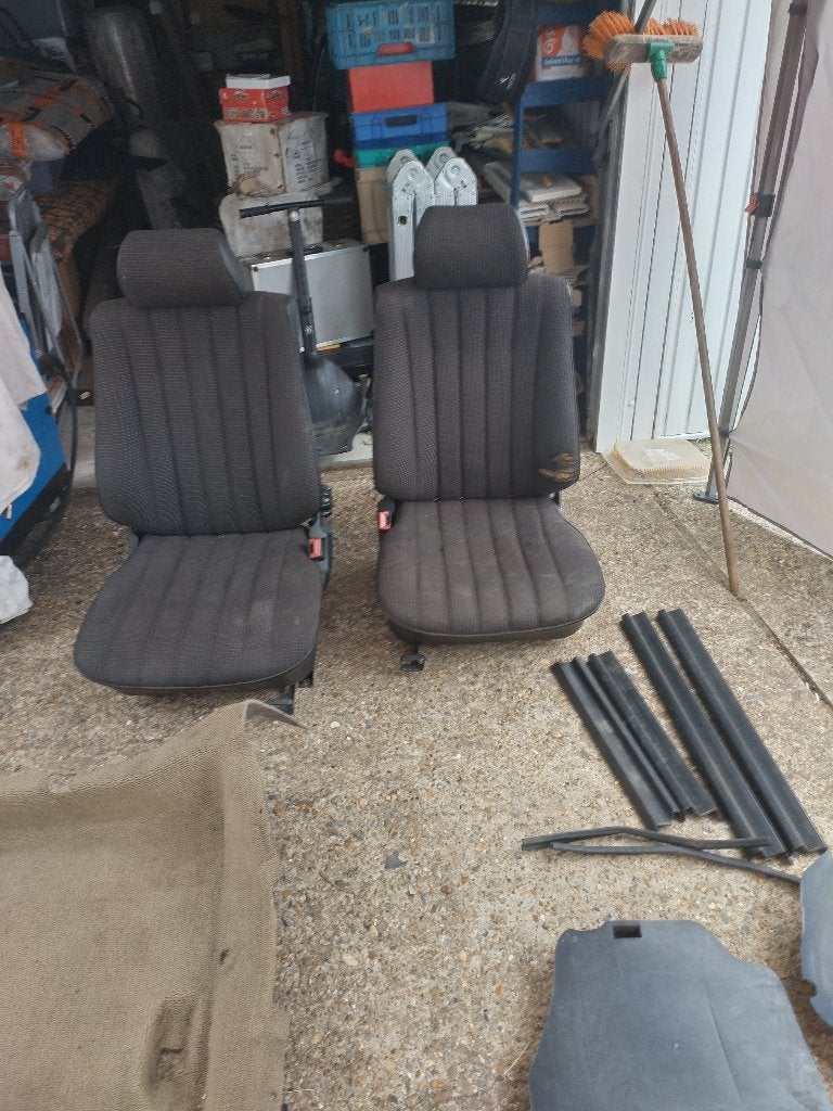 Te koop bekleding en zetels van Mercedes 190 van 1984, foto 4
