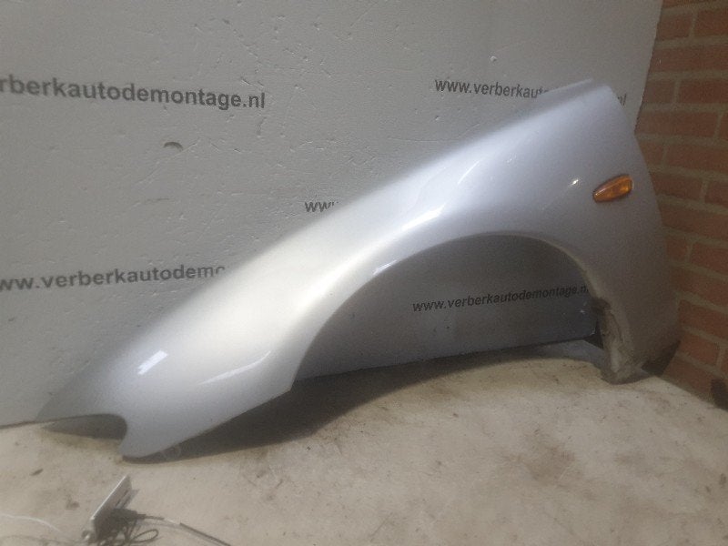 SPATBORD LINKS VOOR Mazda Xedos 6 (01-1992/01-1999), Hitdorfer Straße 73
51371  Leverkusen, DE, Gebruikt, Voor, Spatbord