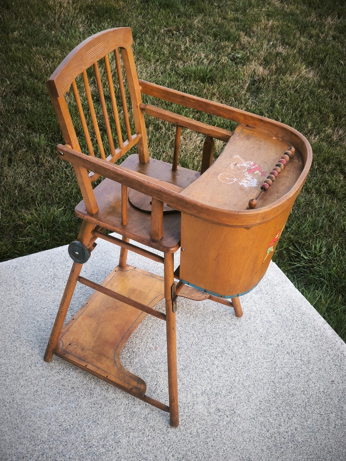 Chaise bébé vintage en bois adaptable en petite table, Enfants & Bébés, Enlèvement