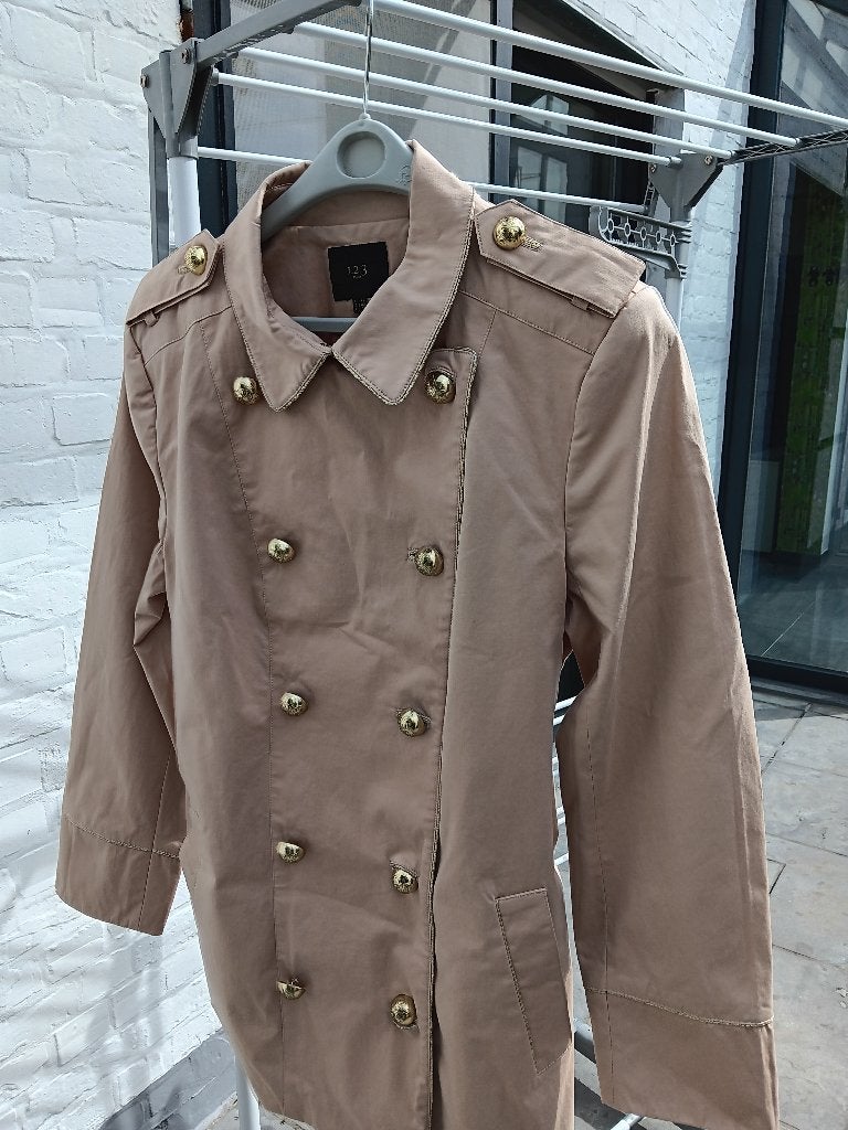 Beige mantel maat 44 zo goed als nieuw, Vêtements | Femmes, Vestes | Hiver, Taille 42/44 (L), 1.2.3.Paris, Beige, Comme neuf