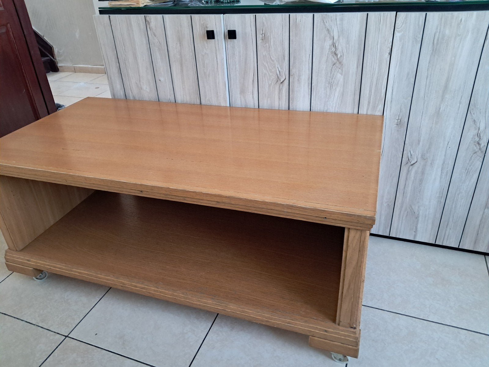 Table du chaîne vanille en bonne état état, Maison & Meubles