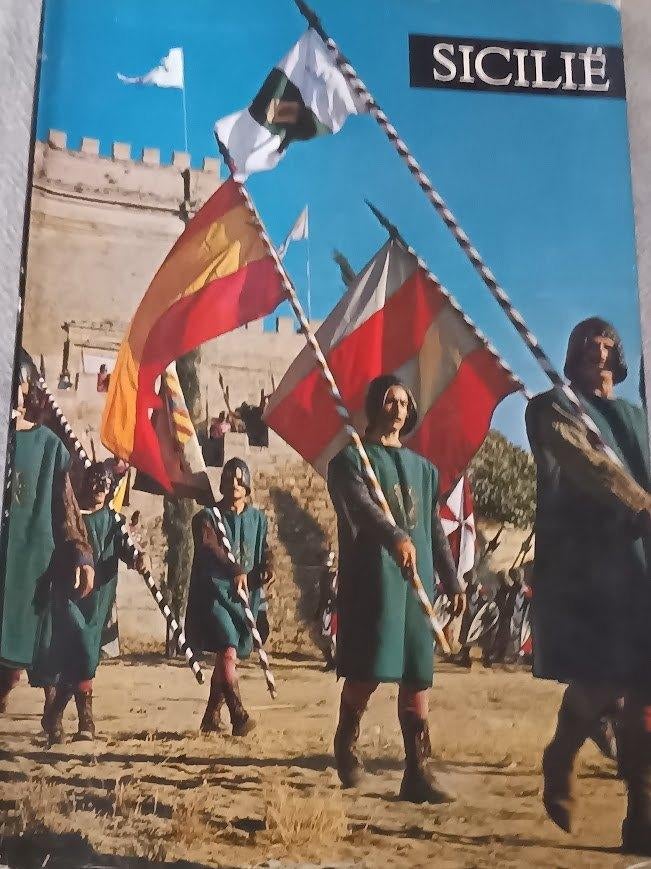 Artis historia Sicilië, Boeken, Prentenboeken en Plaatjesalbums, Ophalen of Verzenden, Gelezen, Artis historia