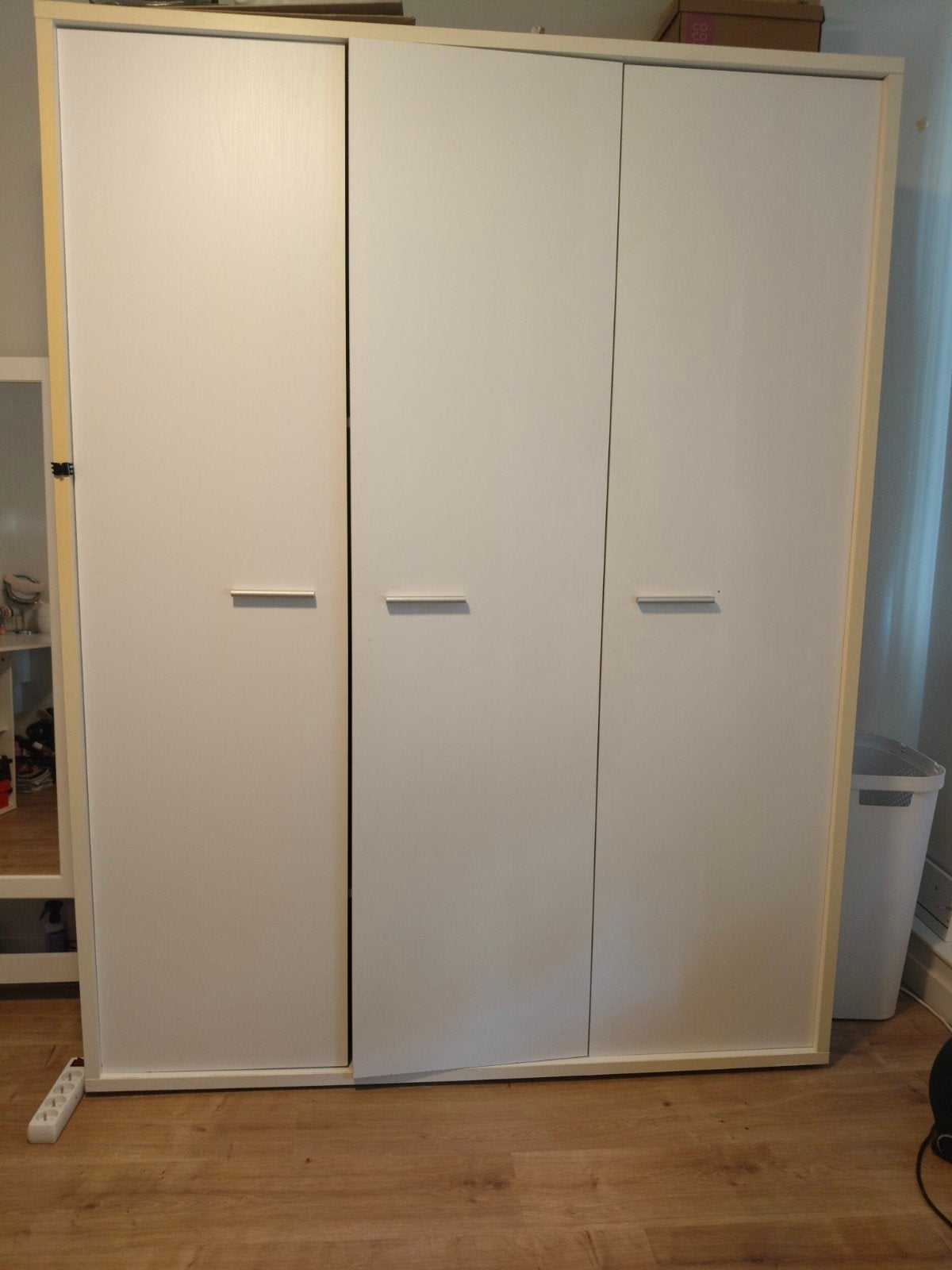 Prachtige witte kledingkast, Huis en Inrichting, Ophalen, Met lade(s), 150 tot 200 cm