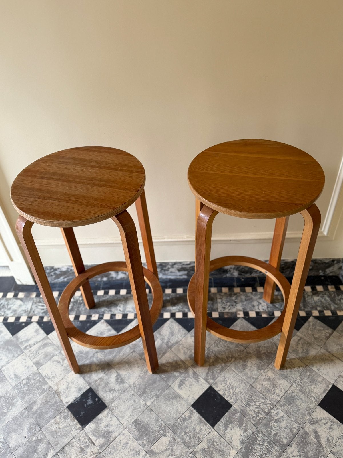 Vintage design barkrukken jaren ‘90 IKEA design, Huis en Inrichting, Ophalen, 60 tot 90 cm, Zo goed als nieuw, Hout