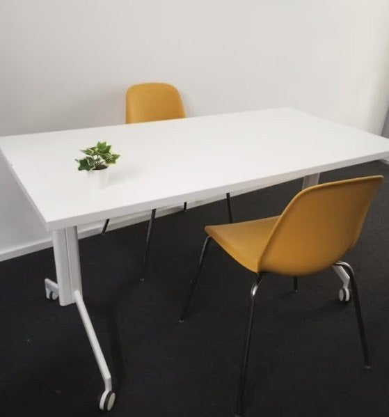 Table de bureau, 120 cm, Avec roues, Comme neuf, Enlèvement