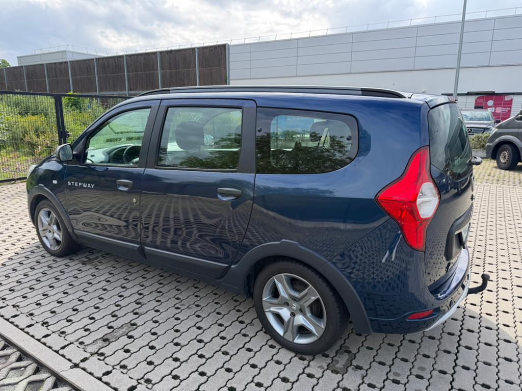 Dacia Logan 1.2 jaar 2018  met 7 personen, Auto's, Dacia, Monovolume, Euro 6, Handgeschakeld, 5 deurs