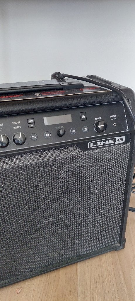 Line 6 spider v 60, Muziek en Instrumenten, Ophalen, Zo goed als nieuw, Gitaar, 50 tot 100 watt