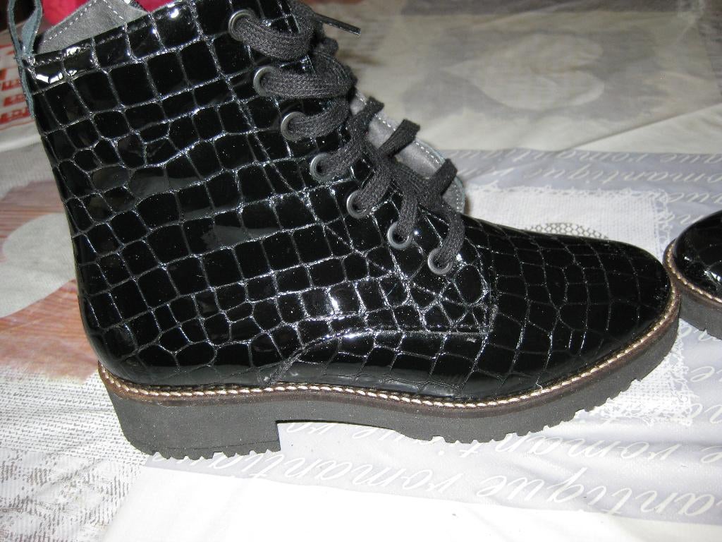 NIEUWE ENKELLAARZEN VAN ECHT LEER IN CROCO-STIJL - P37 -, PITILLOS, Zwart, Lage of Enkellaarzen, Nieuw