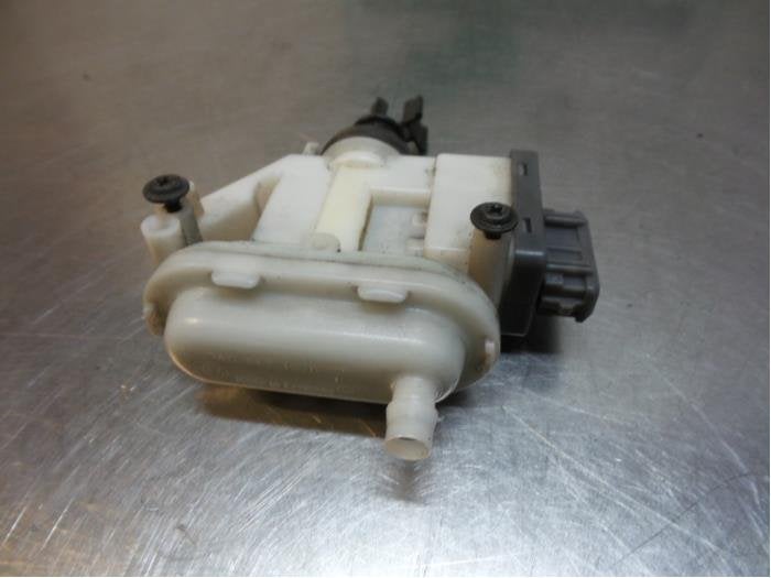 Moteur verrouillage centrale des portes d'un Volkswagen Pass, Volkswagen, -, Utilisé, -