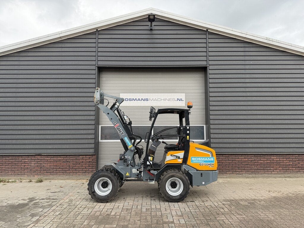 Giant G2700 X-TRA HD+ minishovel 2026 205 uur €510 LEASE, Tobroco, Info@tobroco.nl, Sprendlingenstraat 57
5061 KM  Oisterwijk, NL