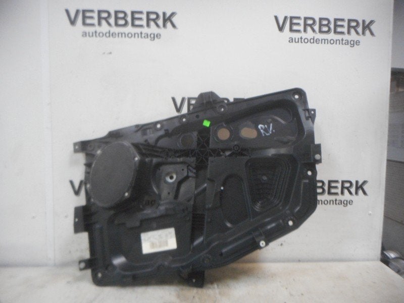 MECANISME DE VITRE ELECTRIQUE AVANT DROIT Ford Fusion, Avant, Henry-Ford-Straße  1
50735  Köln, DE, Ford-Werke GmbH, Kunden@ford.com