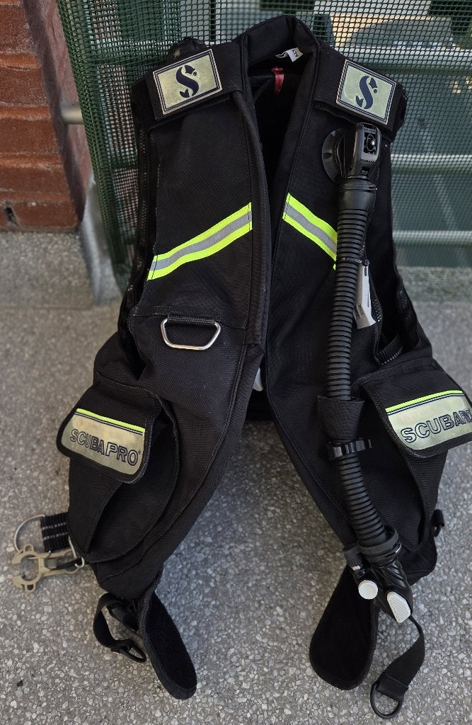 Veste de plongée Scubapro - Master - Taille M, Sports nautiques & Bateaux, Plongée, Utilisé, Combinaison de plongée, Enlèvement