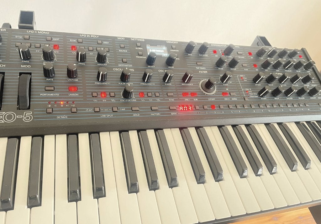 OBERHEIM TEO-5 PRATIQUEMENT NEUF, SOUS GARANTIE ENCORE 1 AN, Musique & Instruments, Enlèvement, Comme neuf