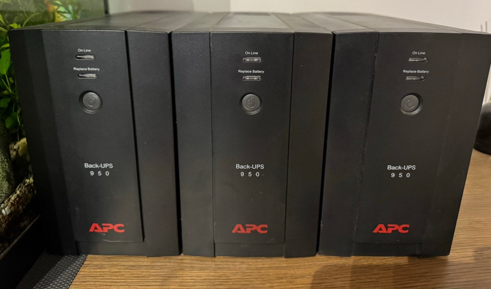 Batterie ups apc 950x avec prise en parfait etat., Ophalen of Verzenden, Zo goed als nieuw