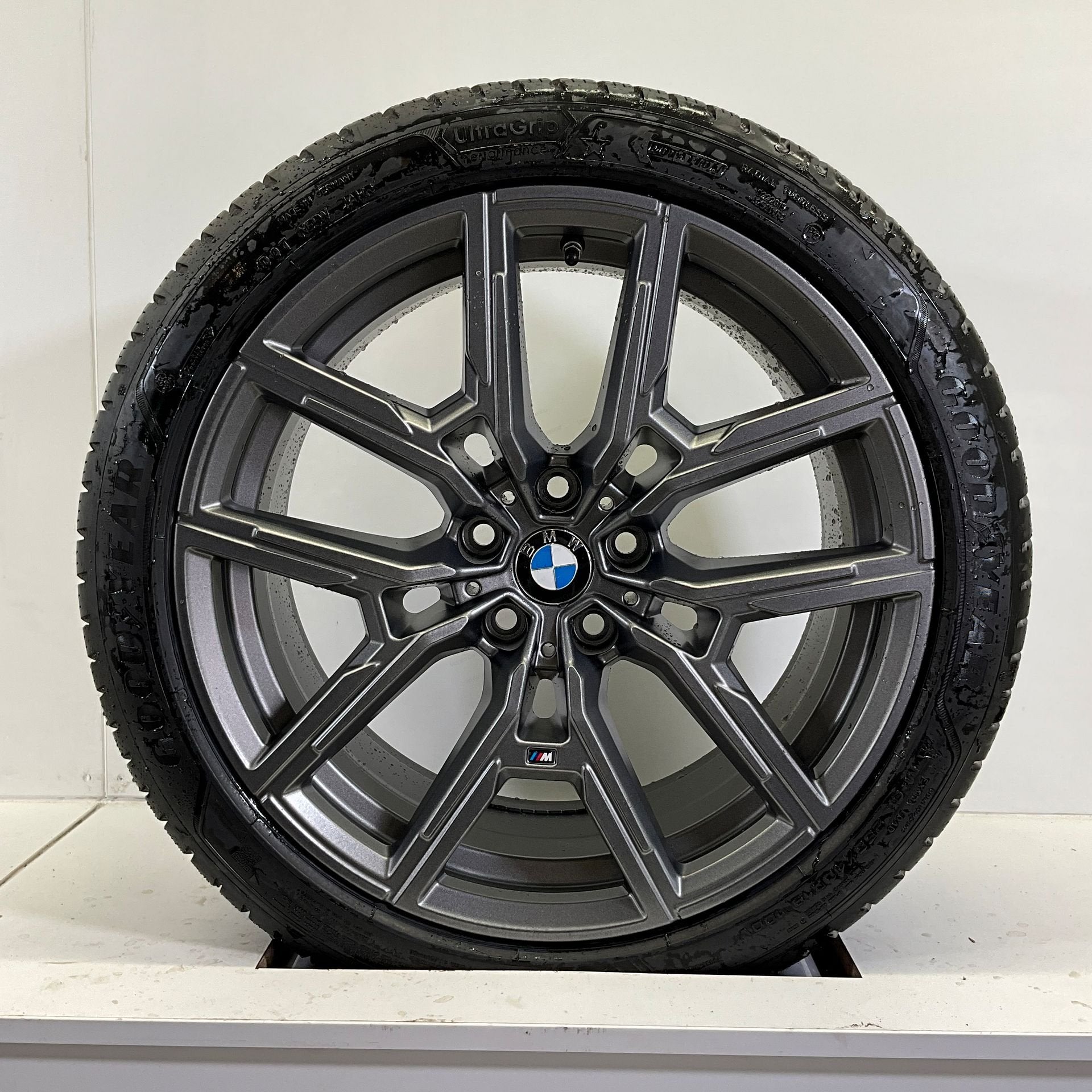 NIEUW BMW 4 SERIE G26 BREEDSET VELGEN + WINTERBANDEN 19 INCH, Auto-onderdelen, 19 inch, 245 mm, -, -
