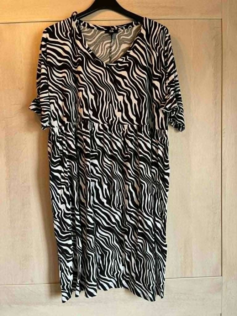 kleed stretch zwart creme c&a 50, Kleding | Dames, Grote Maten, Ophalen of Verzenden, Zo goed als nieuw, Zwart, Jurk